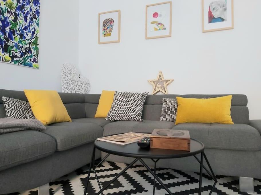 Luminoso Apartamento En El Centro, Con Mucho Arte Sevilla Buitenkant foto
