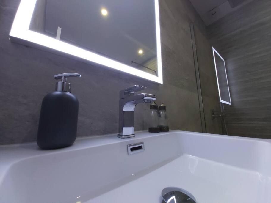 Luminoso Apartamento En El Centro, Con Mucho Arte Sevilla Buitenkant foto